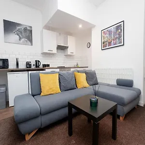 Kirkstall House , Leeds (West Yorkshire) United Kingdom